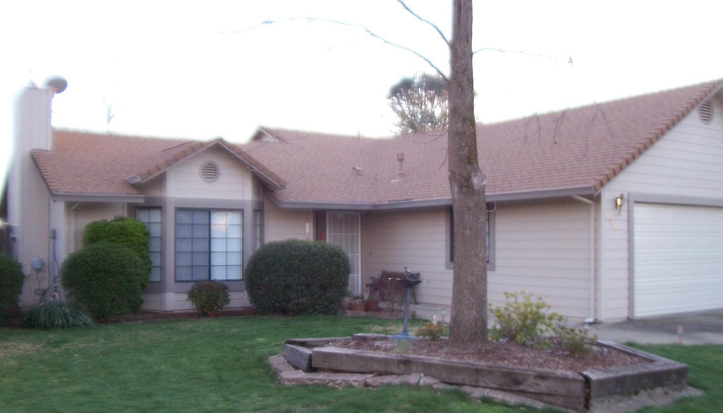 Perfection Roofing Company: Service Image-1 Perfection Roofing Company: Service Image-1